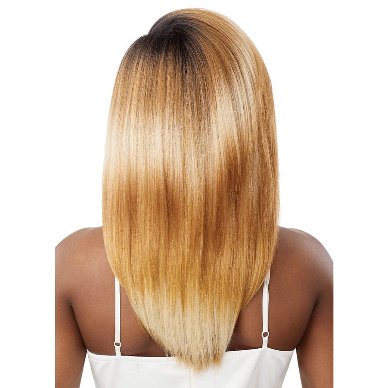 VERNISHA - Outre Sleek Lay Part Synthetic Lace Front Wig